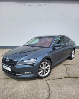 Skoda Superb cena 92000 przebieg: 168000, rok produkcji 2018 z Toruń małe 37